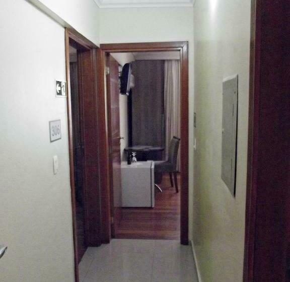 اتاق استاندارد چهار تخته, Acrópolis