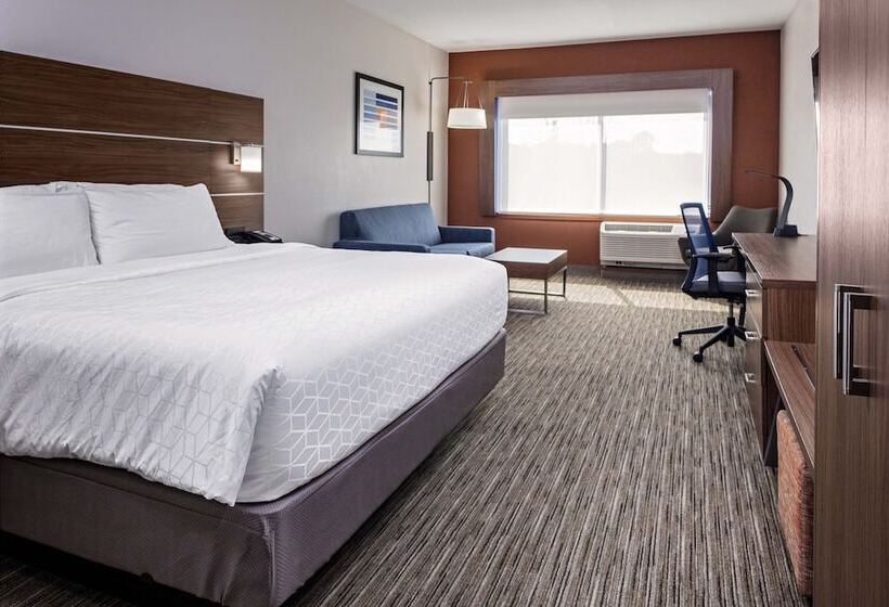 جناح, Holiday Inn Express & Suites   Madison, An Ihg