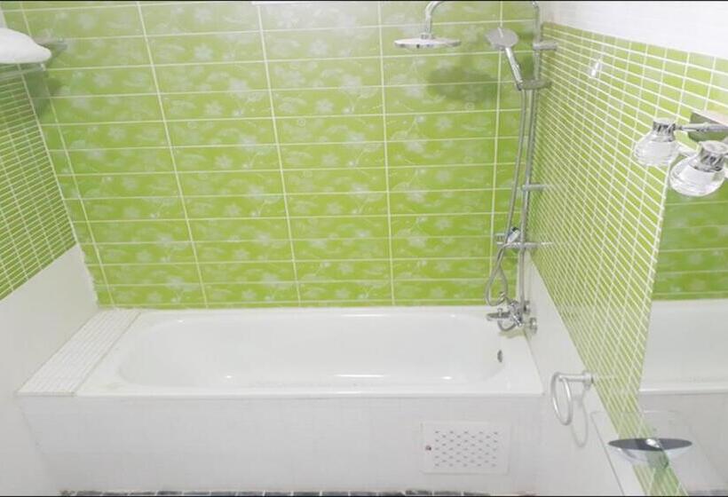 اتاق استاندارد یک نفره, Takialt