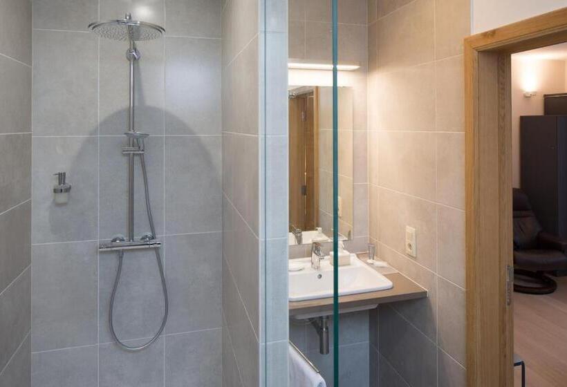 חדר דחוקס עם מיטת קינג, Barbara S Bed & Breakfast