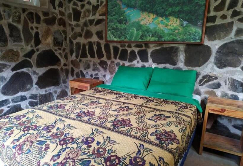 اتاق لوکس, Ch'i Bocól Community Hostel