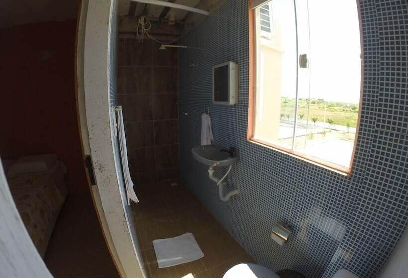 غرفة قياسية ثلاثية, Pousada E Restaurante Manaim