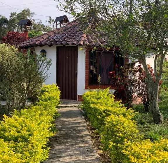 デラックススイート, Campestre La Loma Curiti