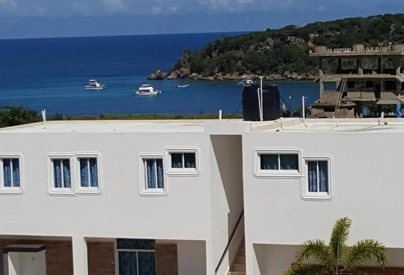 اتاق سه نفره دلوکس با چشم‌انداز دریا, Ensenada Resort