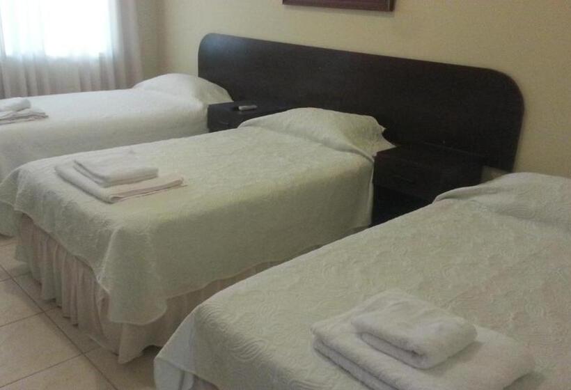 اتاق لوکس سه تخته, La Casona