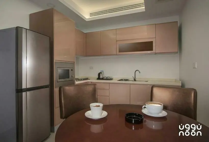 Deluxe Suite King Bed, Noon Hotel Suites