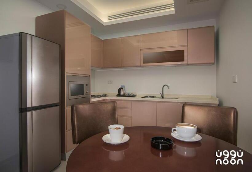 جناح سوبيريور, Noon Hotel Suites