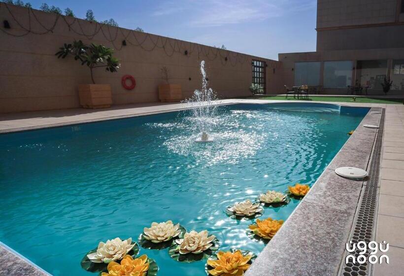 جناح ديلوكس, Noon Hotel Suites