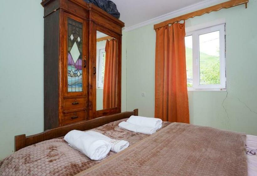 اتاق لوکس, Guesthouse Nora