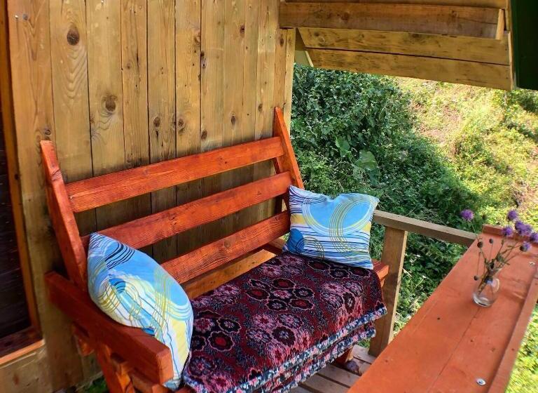 بانگلوی استاندارد, Kamp Vrbnica