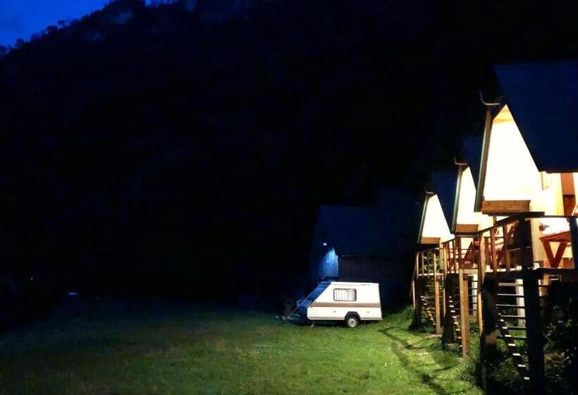 بانگلوی استاندارد, Kamp Vrbnica