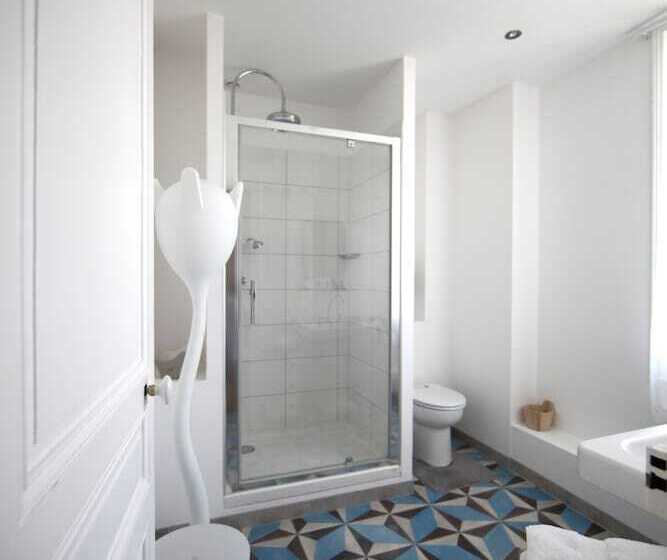 스탠다드 룸, Chez Ric Et Fer