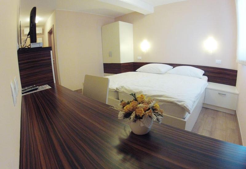 اتاق استاندارد, Rooms En Krajcar