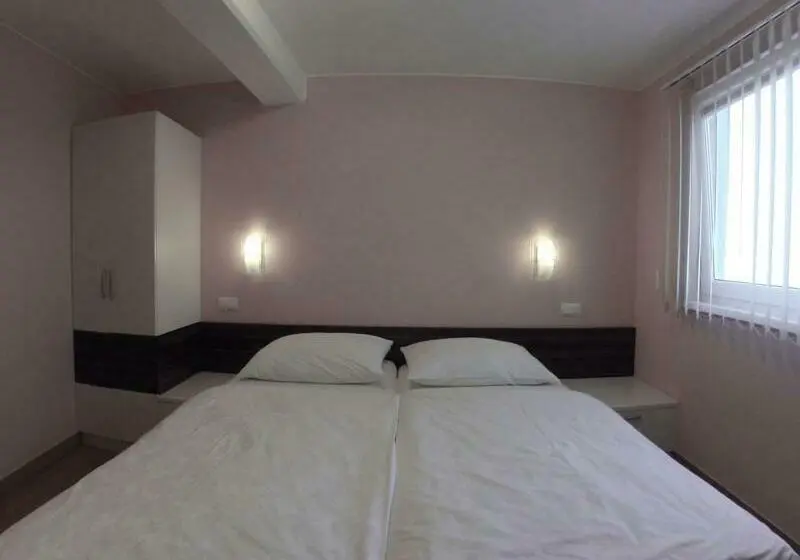 اتاق استاندارد, Rooms En Krajcar