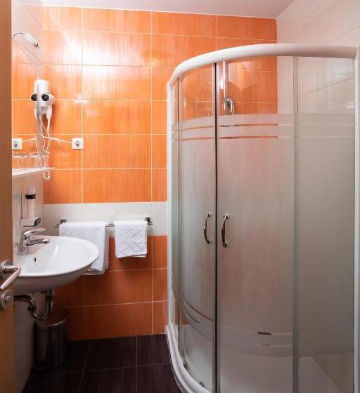 اتاق استاندارد, Rooms En Krajcar