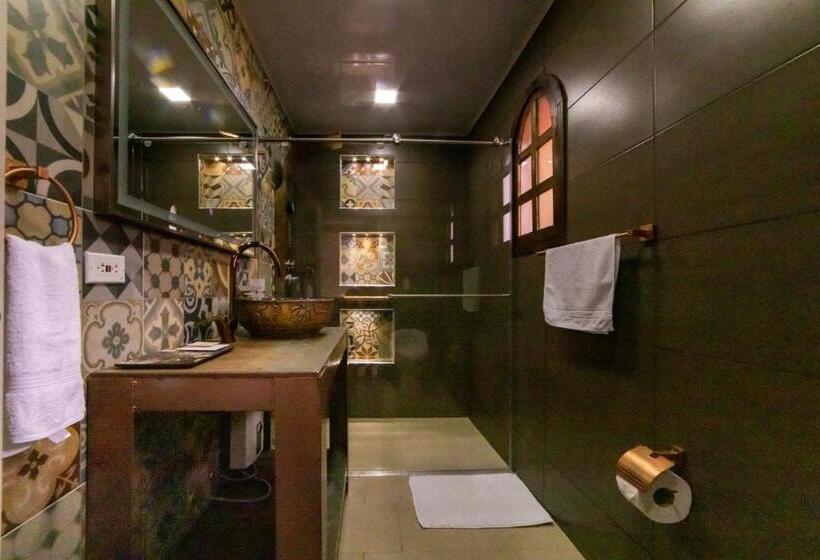 اتاق لوکس, Boutique Guatika