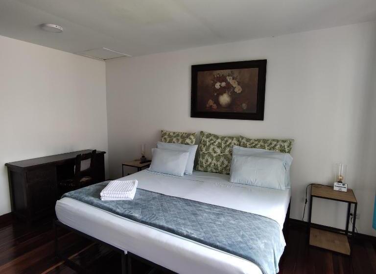 اتاق لوکس, Hosteria De Mi Pueblo