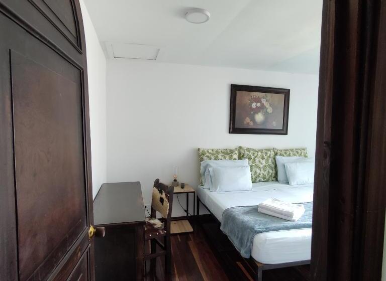 اتاق لوکس, Hosteria De Mi Pueblo