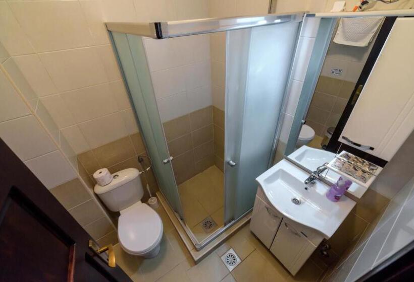 اتاق استاندارد سه نفره, Manastir Sv. Joakim Osogovski