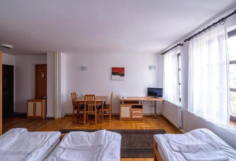 اتاق استاندارد چهار تخته, Manastir Sv. Joakim Osogovski