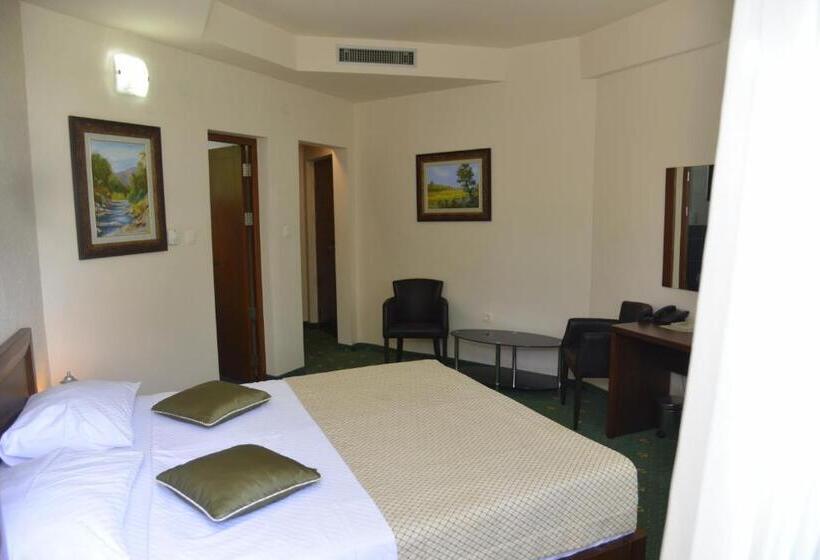 استودیو استاندارد با تراس, Trebjesa