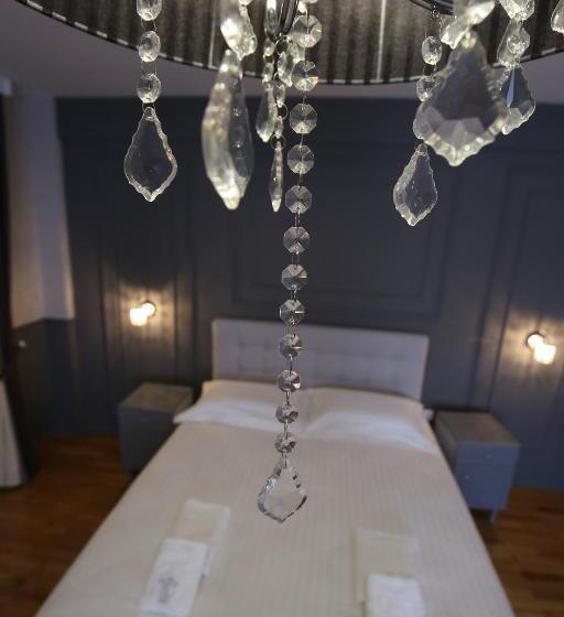 اتاق لوکس با تخت بزرگ, Motel Vila Bakarni