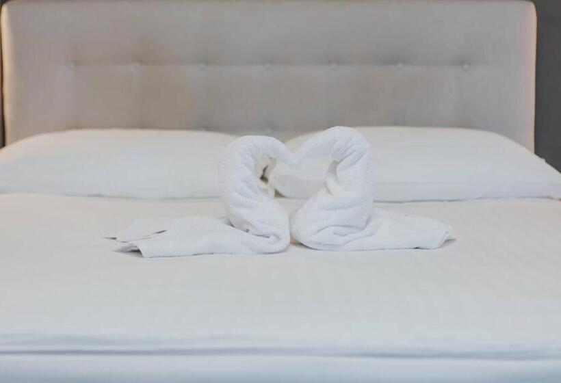اتاق لوکس با تخت بزرگ, Motel Vila Bakarni