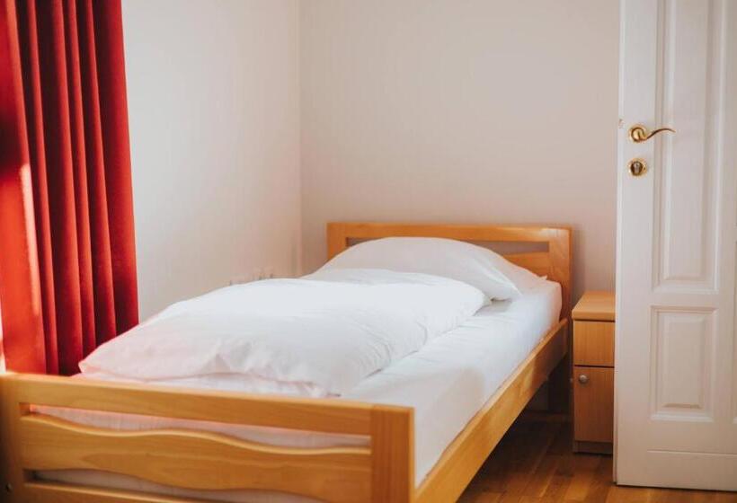 اتاق استاندارد چهار تخته, Motel Vila Bakarni