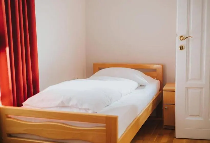 اتاق استاندارد چهار تخته, Motel Vila Bakarni