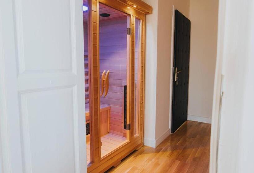 اتاق لوکس با بالکن, Motel Vila Bakarni