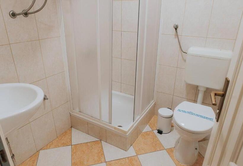 اتاق استاندارد سه نفره, Motel Vila Bakarni