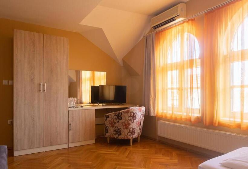 اتاق استاندارد سه نفره, Motel Vila Bakarni