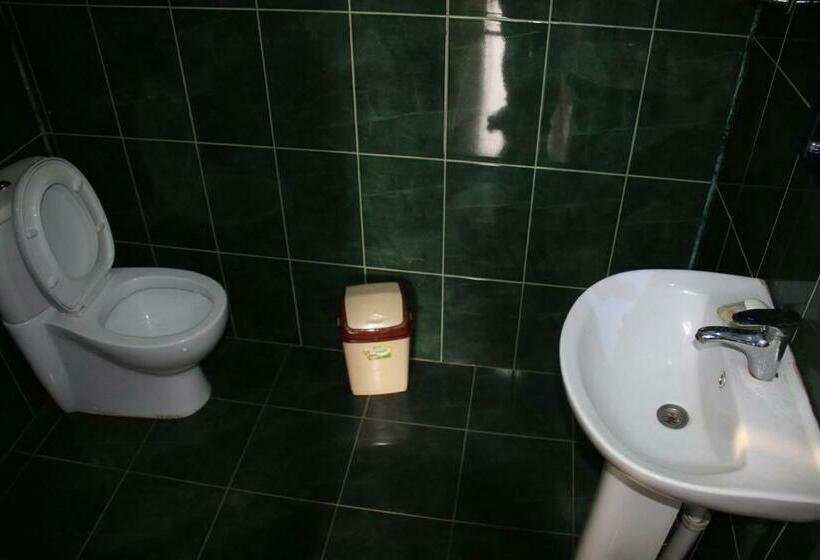 اتاق استاندارد سه تخته با بالکن, Achi Guest House