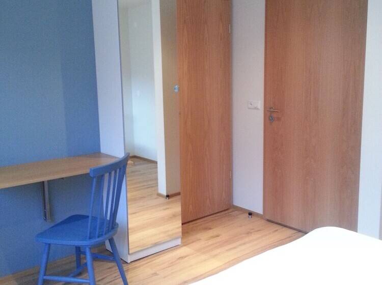 اتاق استاندارد سه تخته با سرویس بهداشتی مشترک, Seydisfjördur Guesthouse