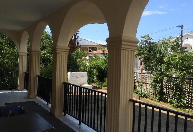 اتاق خانوادگی با سرویس بهداشتی مشترک, Talo's Guest House