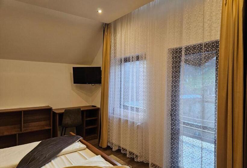Номер Стандарт с Террасой, Pensiunea Michael's House