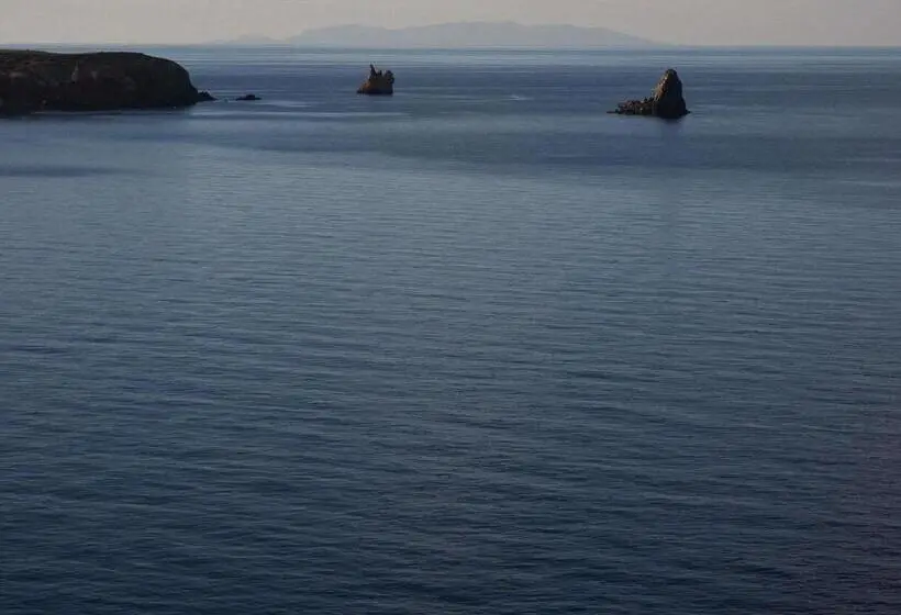 Sviitti Uima-allas, Luura Paros Cliff