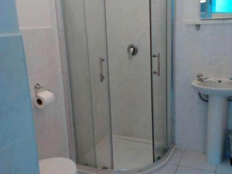 تختخواب در اتاق مشترک, Citi Downtown Residence