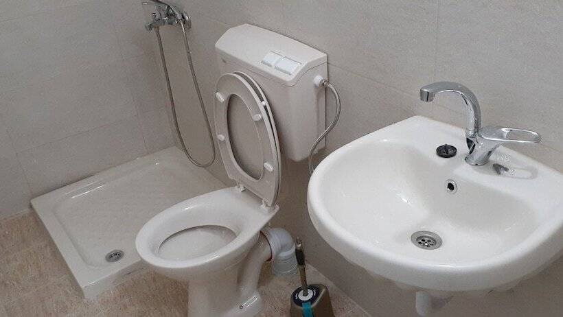 اتاق خانوادگی, Chez William