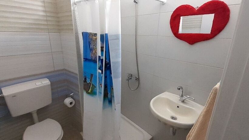 اتاق خانوادگی, Chez William