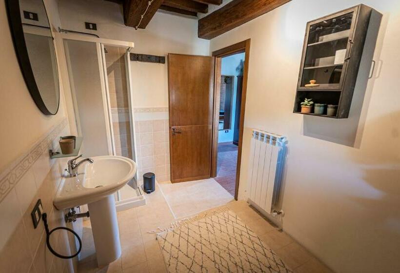 带山景的复式房间, Borgo Castello Panicaglia