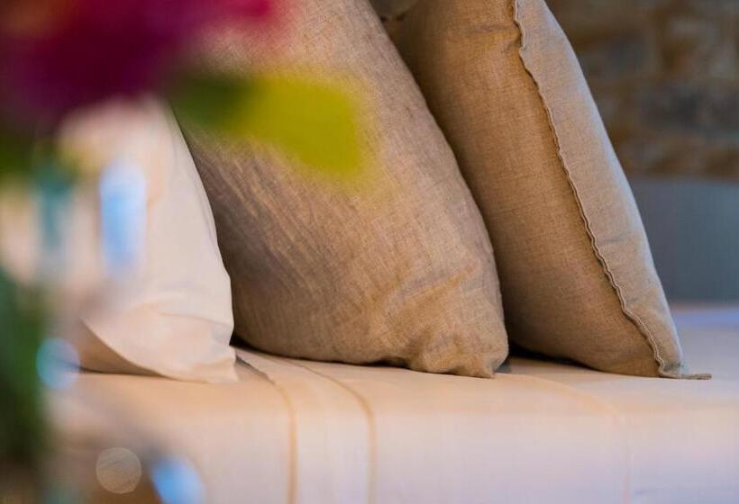 家庭间, Borgo Castello Panicaglia