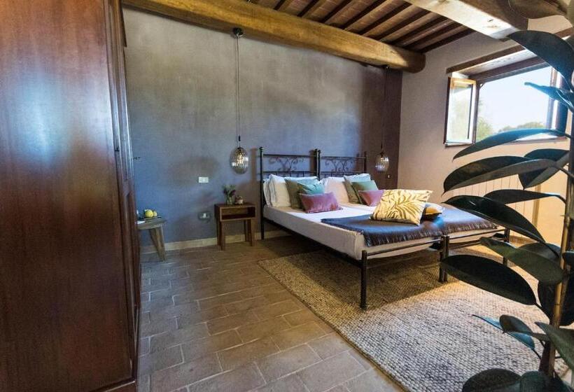 家庭间, Borgo Castello Panicaglia