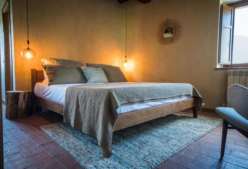 带花园景观的标准三人间, Borgo Castello Panicaglia