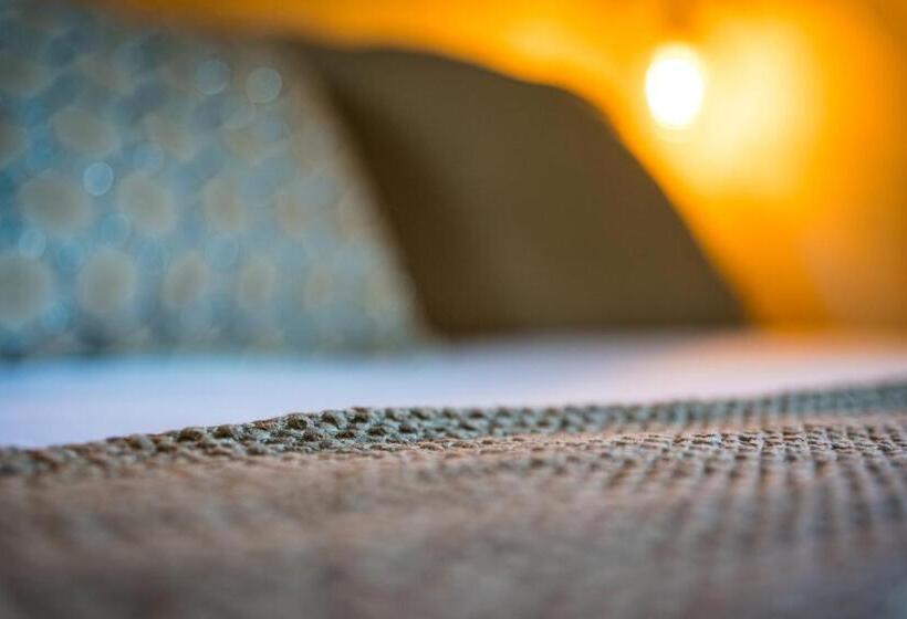 带花园景观的标准三人间, Borgo Castello Panicaglia