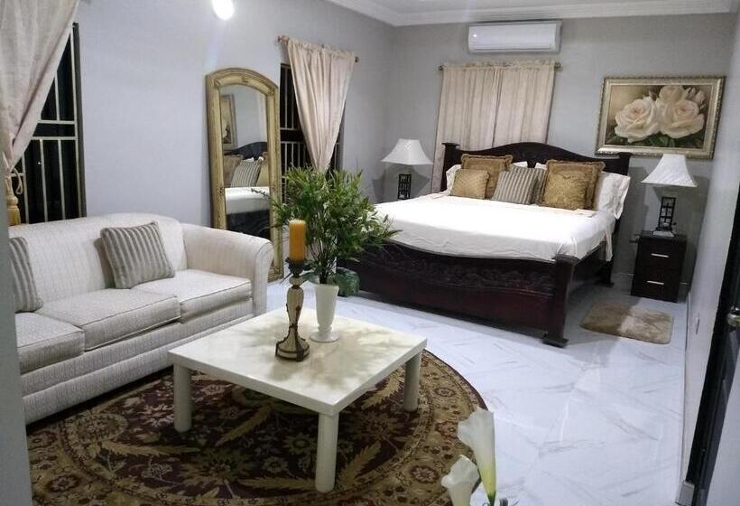 سوییت اجرایی, The Winford Boutique Hotel Achimota