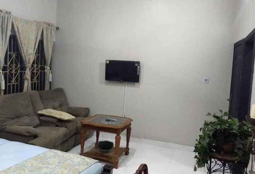 חדר דלוקס עם מיטת קינג, The Winford Boutique Hotel Achimota