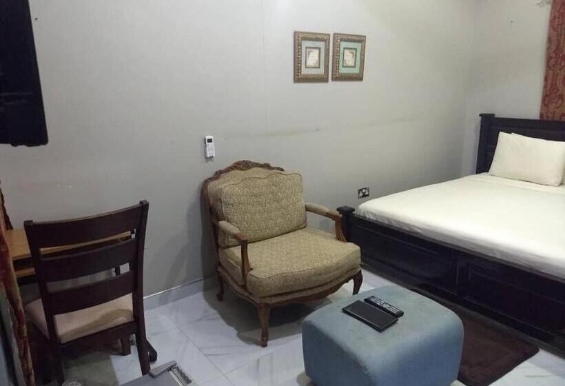 חדר סופריור עם מיטת קינג, The Winford Boutique Hotel Achimota