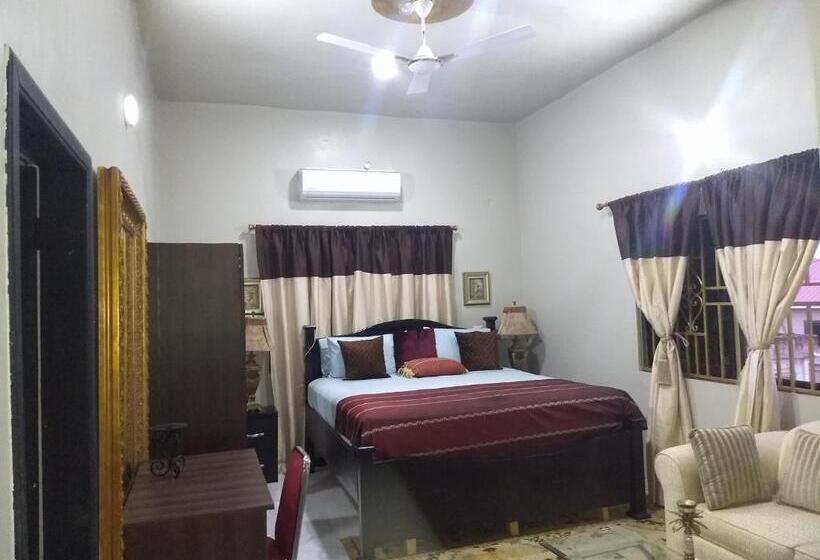 سوییت سوپریور, The Winford Boutique Hotel Achimota