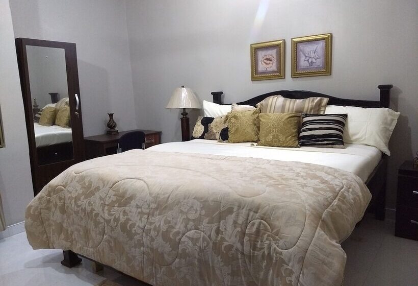 סוויטה משפחתית, The Winford Boutique Hotel Achimota